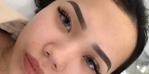 The appearance of a woman's eyebrows after the Shading technique.